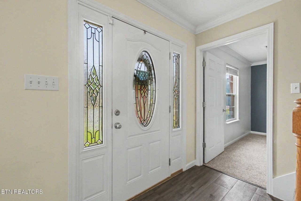 8601 Rayworth Trl - Photo 4 of 38