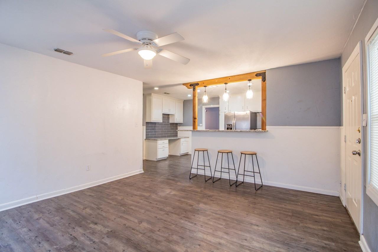 4205 41st St - Photo 3 of 15