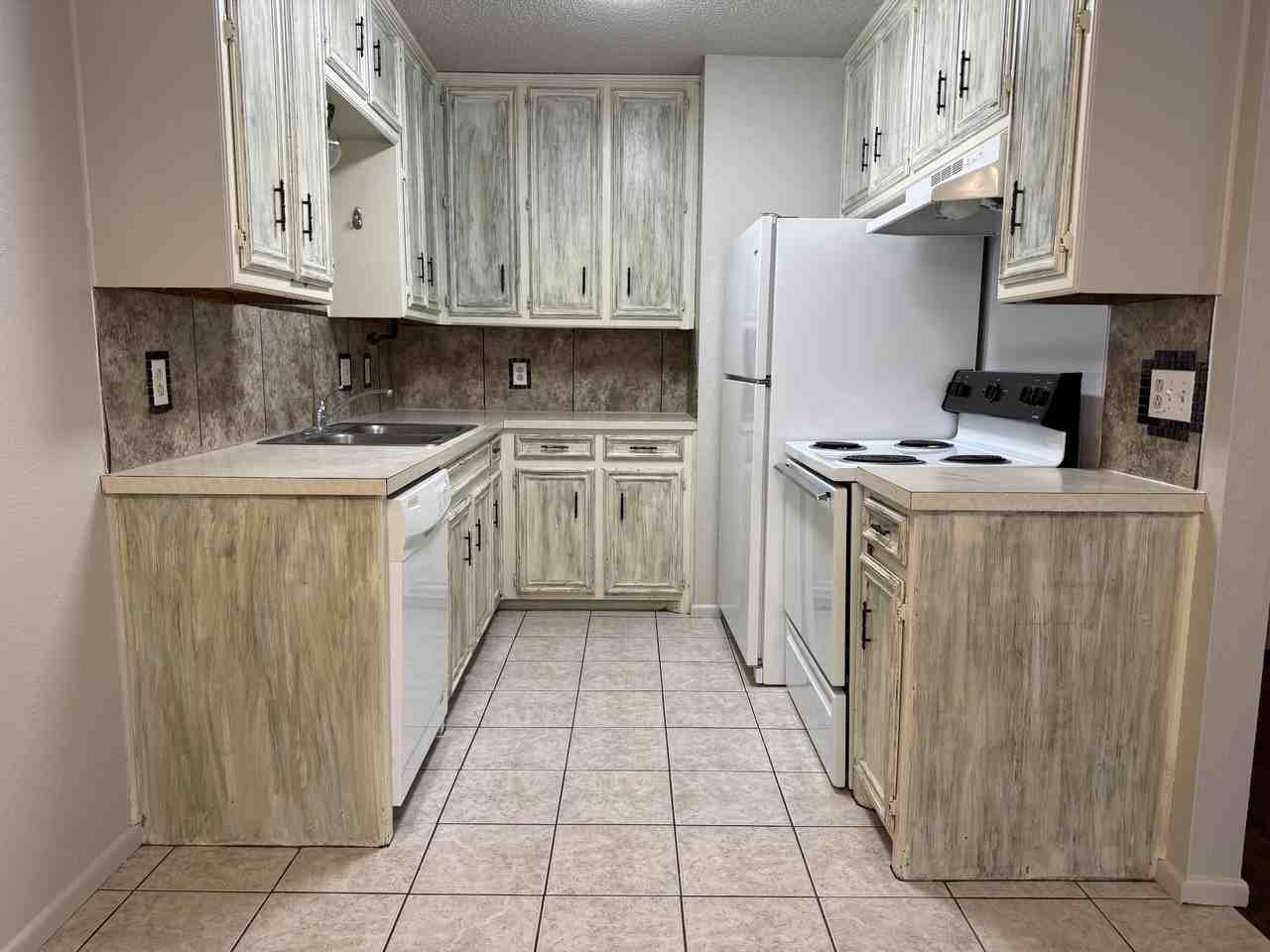 6508 22nd St - Photo 2 of 13