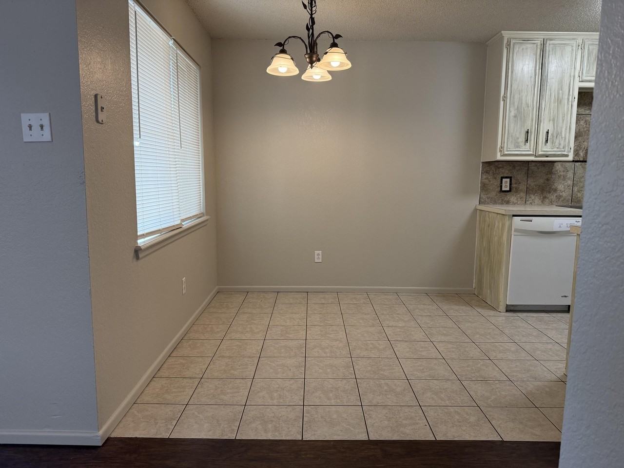 6508 22nd St - Photo 4 of 13