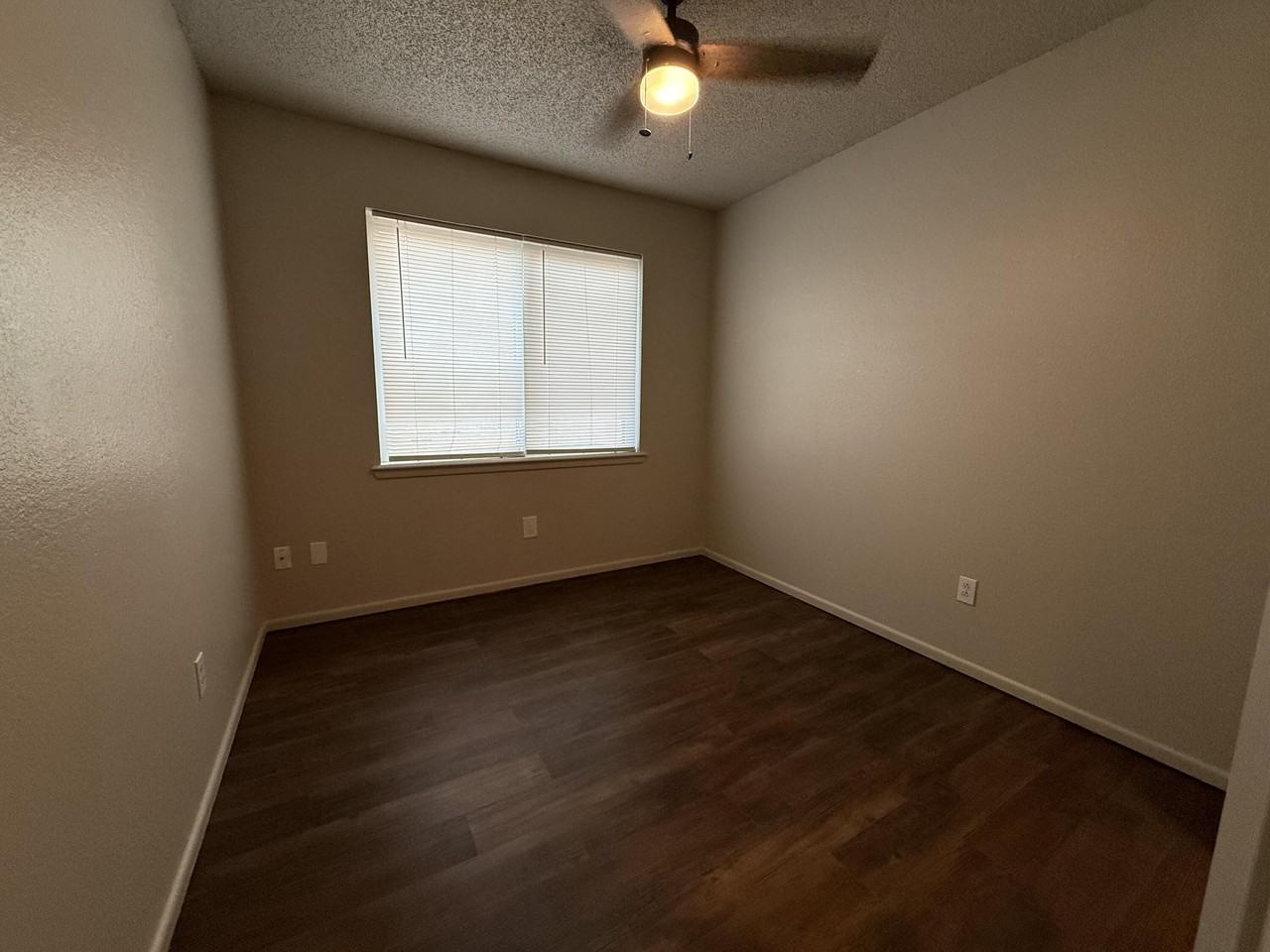 6508 22nd St - Photo 5 of 13