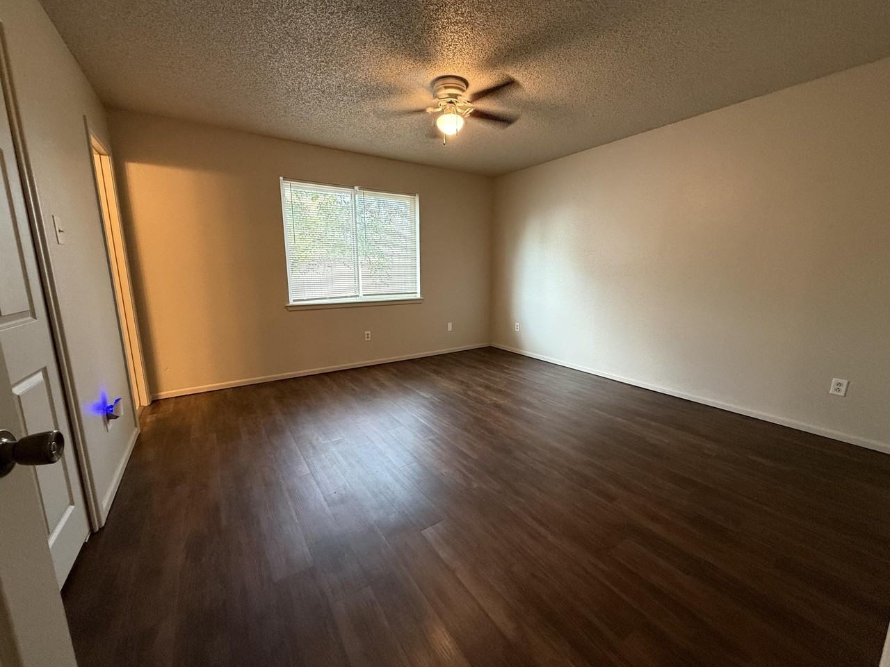 6508 22nd St - Photo 6 of 13