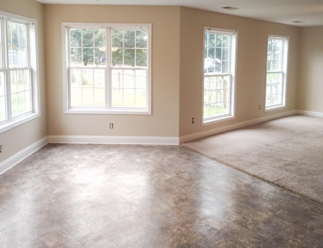 2549 Milsom Ln - Photo 3 of 7