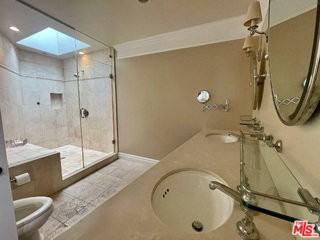 1441 Allenford Ave - Photo 4 of 8