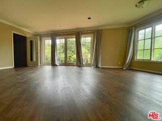 1441 Allenford Ave - Photo 5 of 8