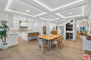 1733 Robson Ave - Photo 3 of 7