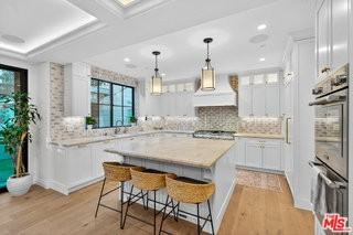 1733 Robson Ave - Photo 6 of 7