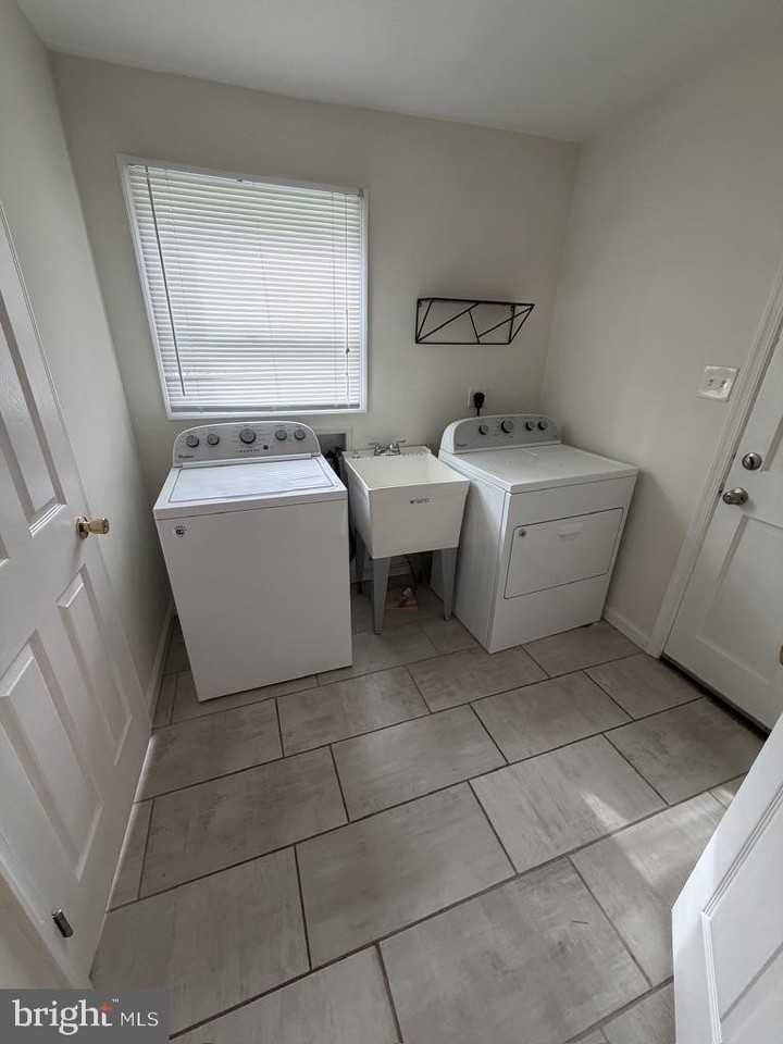 217 Simpson Rd - Photo 6 of 14