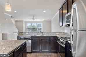 105 Poinsettia Way - Photo 4 of 45