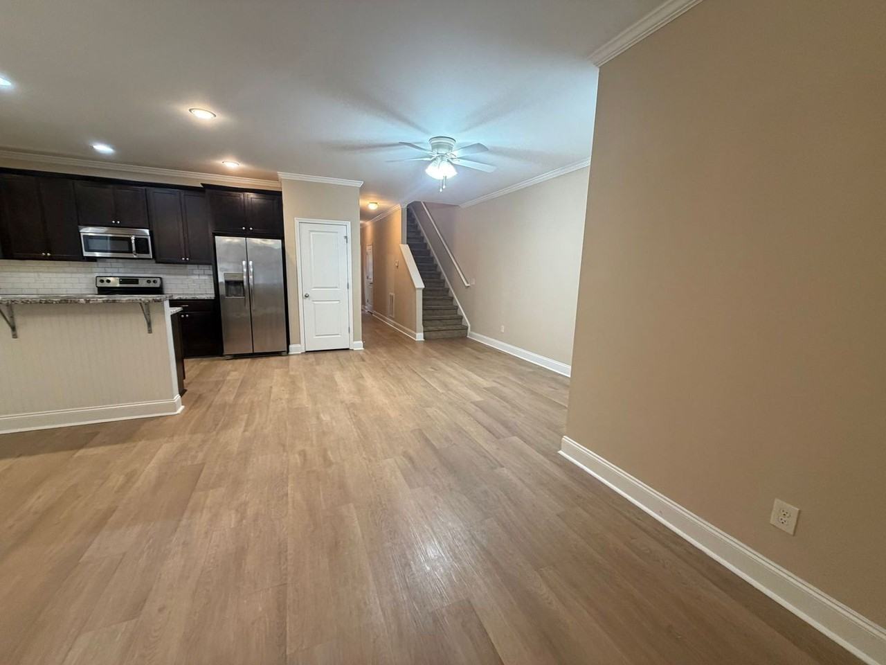 100 Betsy Ln - Photo 4 of 15