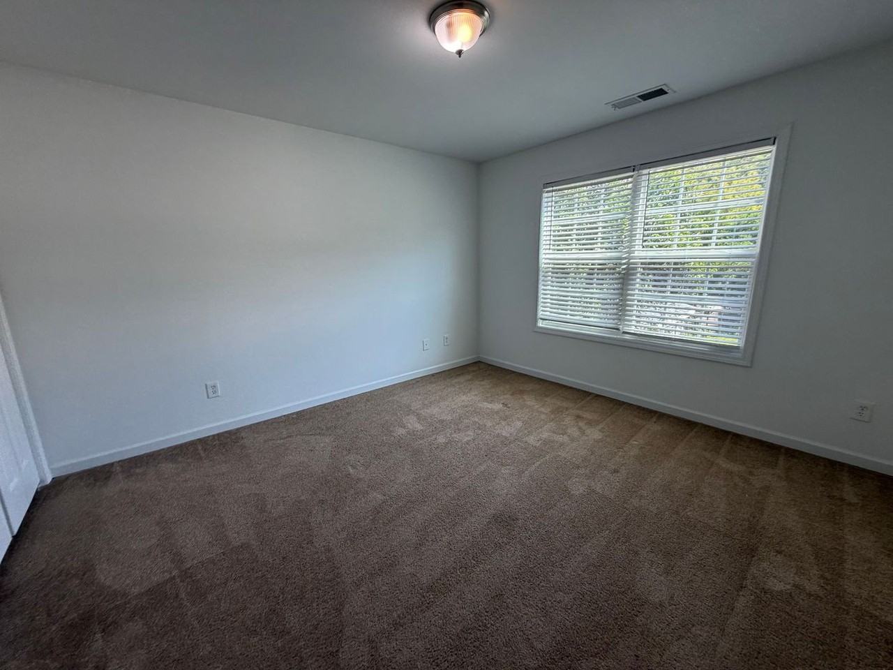 1382 W Hancock Ave - Photo 6 of 13