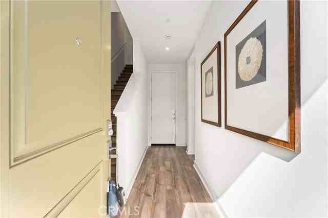 651 S Lyon St - Photo 2 of 8