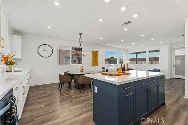 651 S Lyon St - Photo 6 of 8