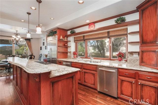 37 Cherry Hills Dr - Photo 2 of 8