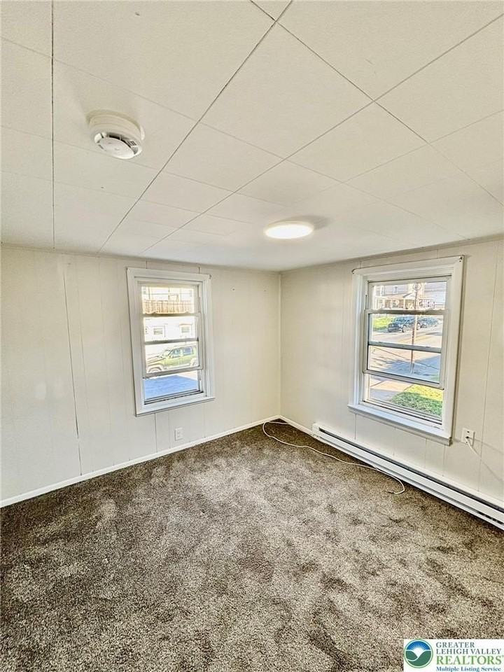 14 E Main St - Photo 4 of 7