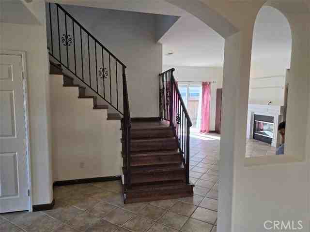 10627 Amestoy Ave - Photo 6 of 8