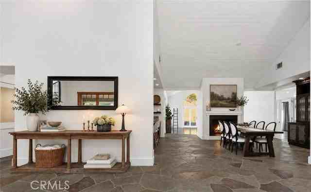 24305 Bridle Trail Rd - Photo 3 of 8