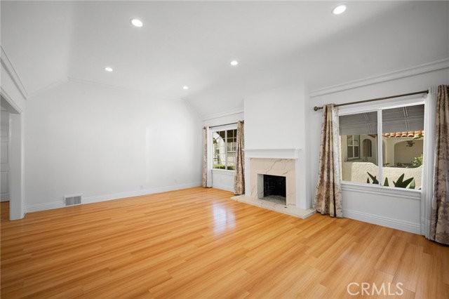 1020 Olmsted Dr - Photo 3 of 7