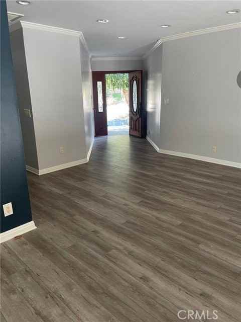 710 Solway St - Photo 3 of 8