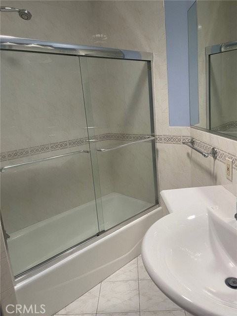 710 Solway St - Photo 6 of 8