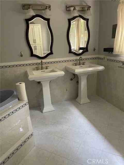 710 Solway St - Photo 7 of 8