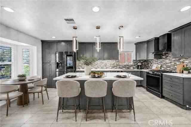227 California St #A - Photo 2 of 8