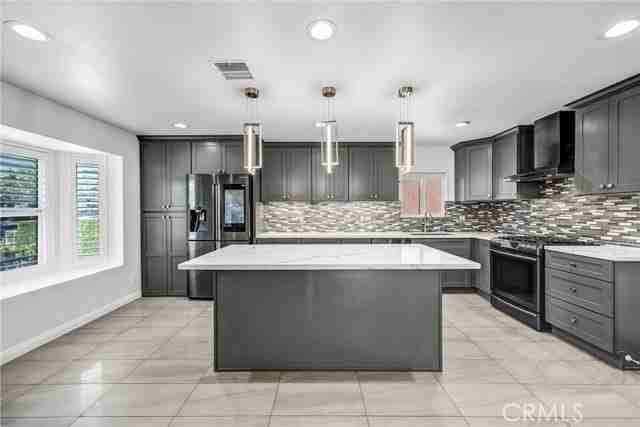 227 California St #A - Photo 3 of 8