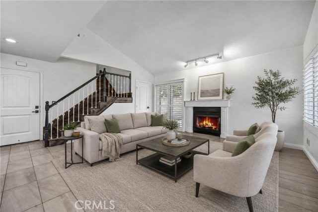 227 California St #A - Photo 4 of 8