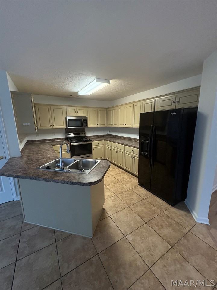 69 Uden Way - Photo 3 of 14