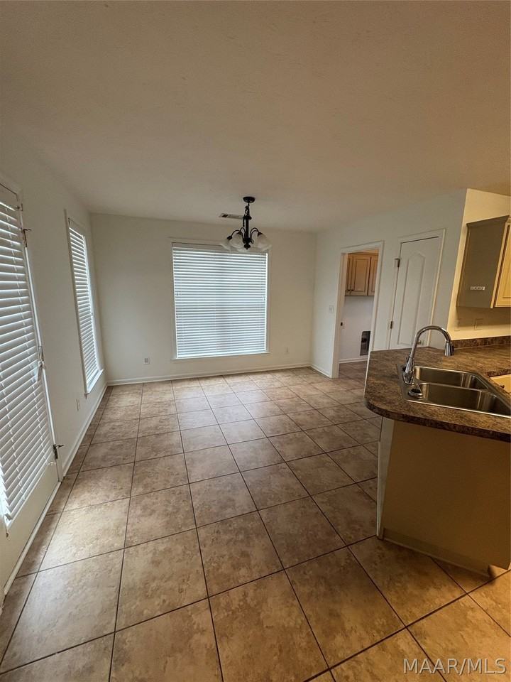 69 Uden Way - Photo 4 of 14