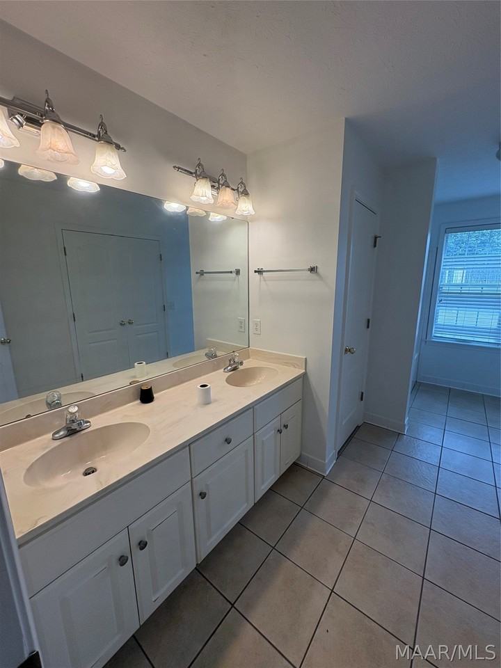 69 Uden Way - Photo 6 of 14