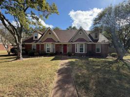 featured image of 956 Rolling Oaks Ln