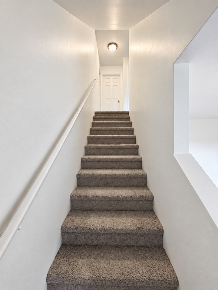 129 S Main St - Photo 7 of 13