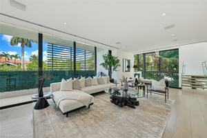 featured image of 420 N Hibiscus Dr