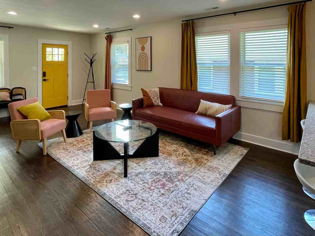 115 Powell St - Photo 5 of 21