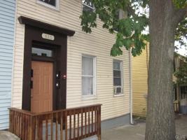 featured image of 615 Ferry St