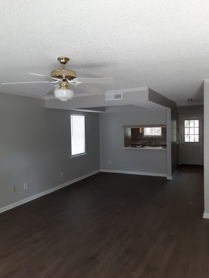 1488 Ricardo St - Photo 2 of 10