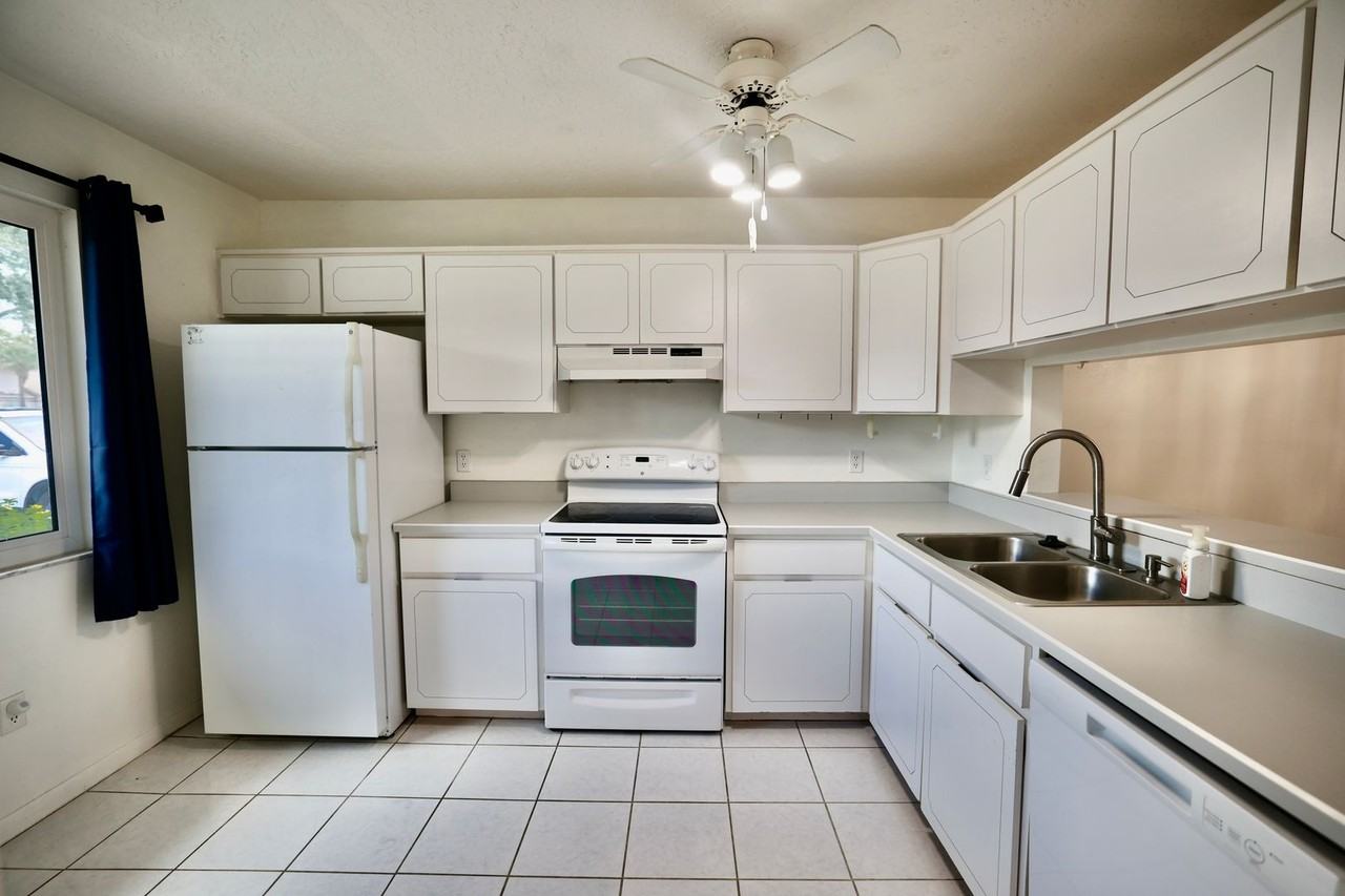 3530 Forest Branch Dr - Photo 4 of 32