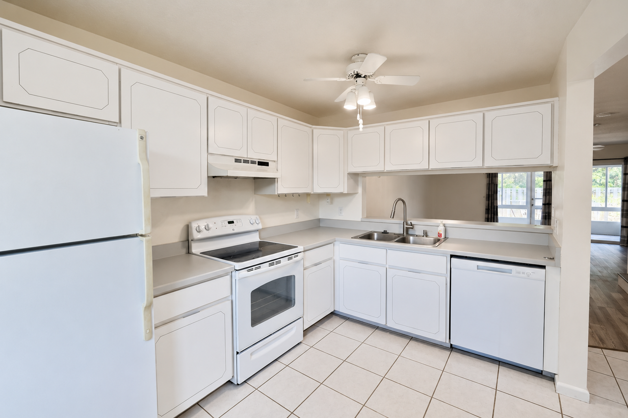 3530 Forest Branch Dr - Photo 5 of 32