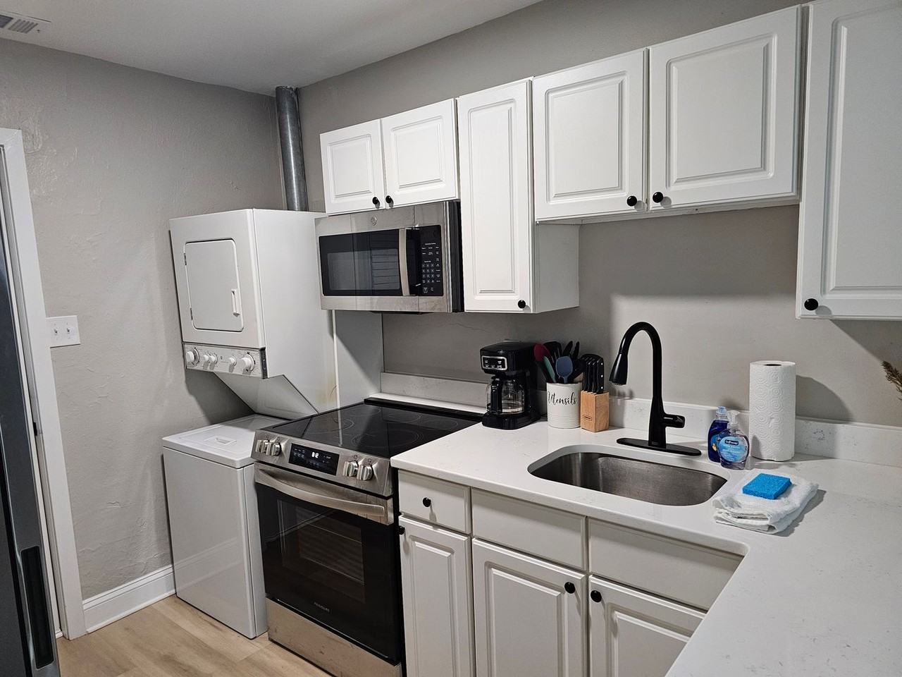 153 South Ave Se #1 - Photo 6 of 12