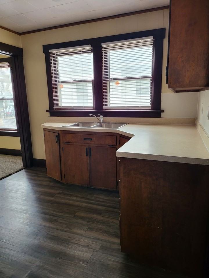 1520 Ivy Ave - Photo 3 of 22