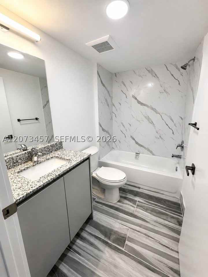 2675 Nw 87th St #302 - Photo 5 of 8
