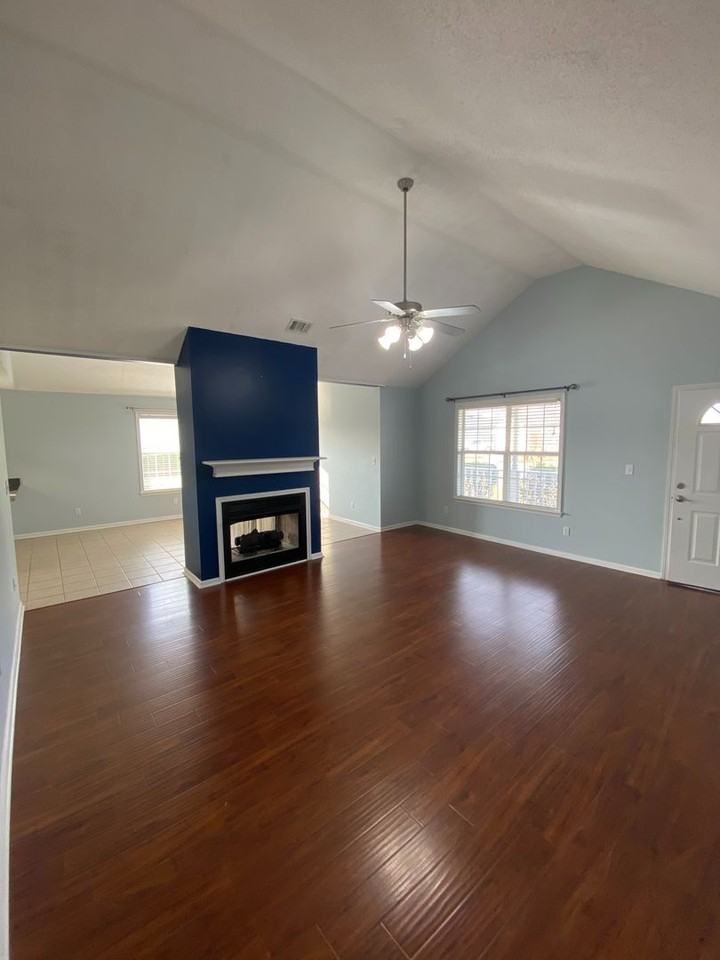 304 Wynfield Ln - Photo 3 of 17