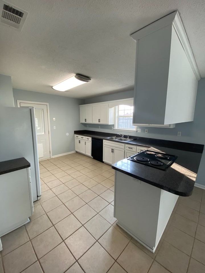 304 Wynfield Ln - Photo 7 of 17