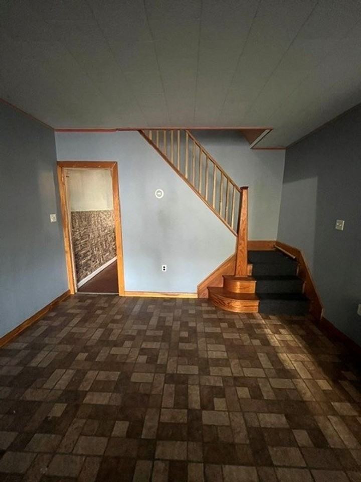 334 E Ludlow St - Photo 5 of 14