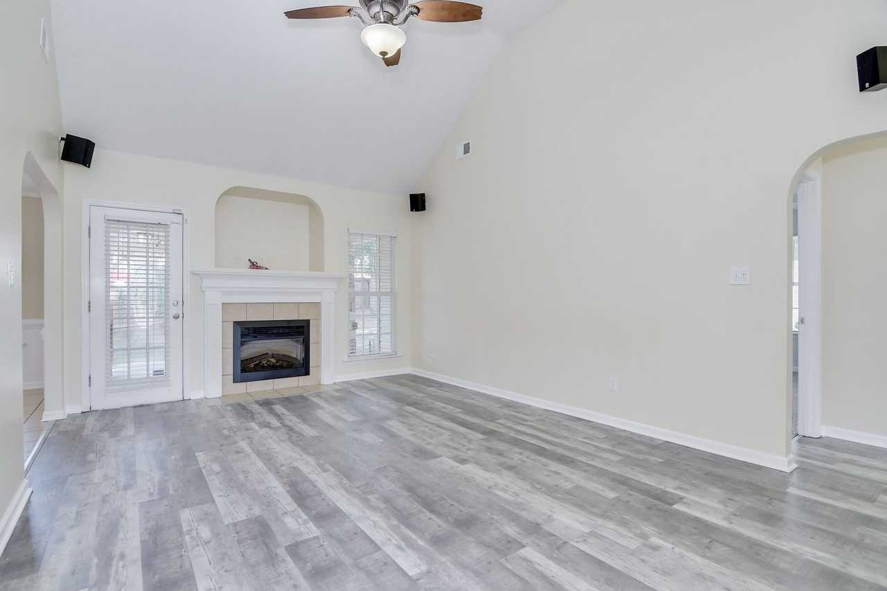 952 Arbor Springs Cir - Photo 5 of 25