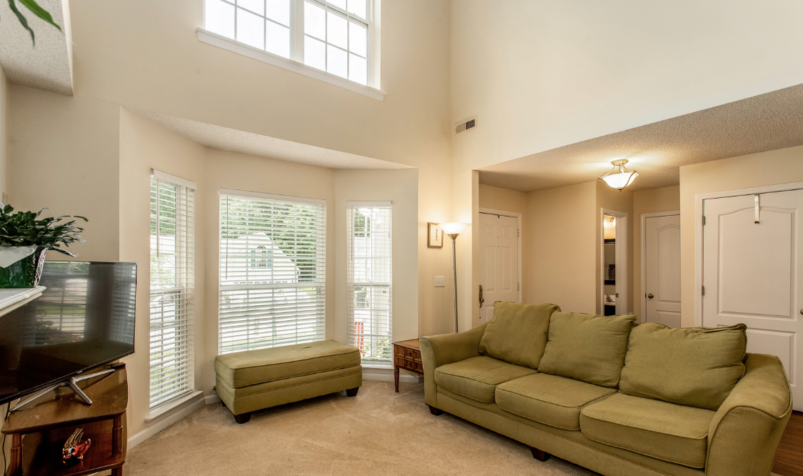 9215 Erinsbrook Dr - Photo 7 of 23