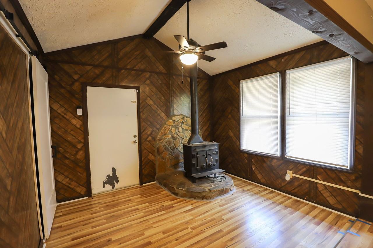 1224 George St Ne - Photo 4 of 17
