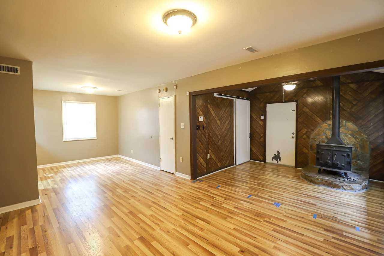 1224 George St Ne - Photo 5 of 17
