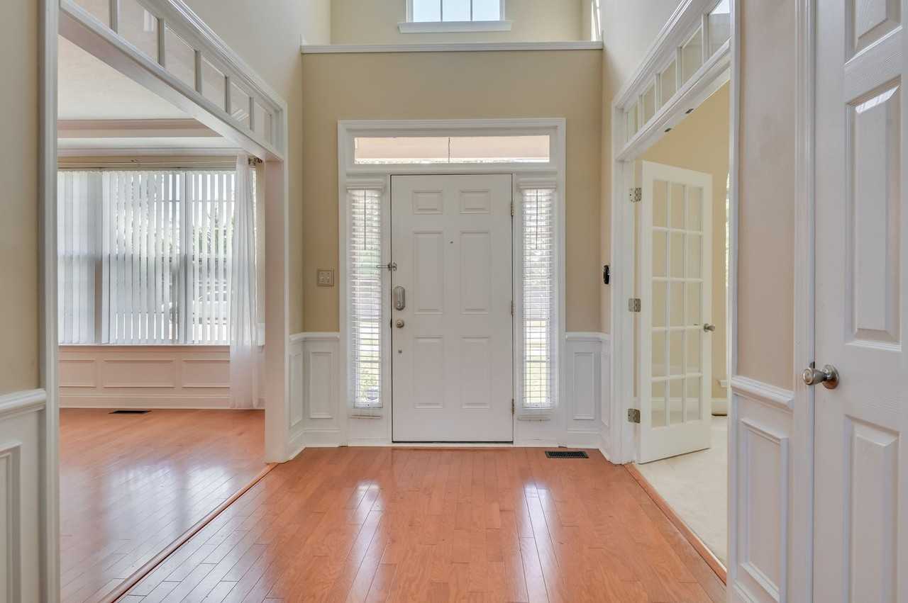 2072 Wythe Dr - Photo 3 of 50